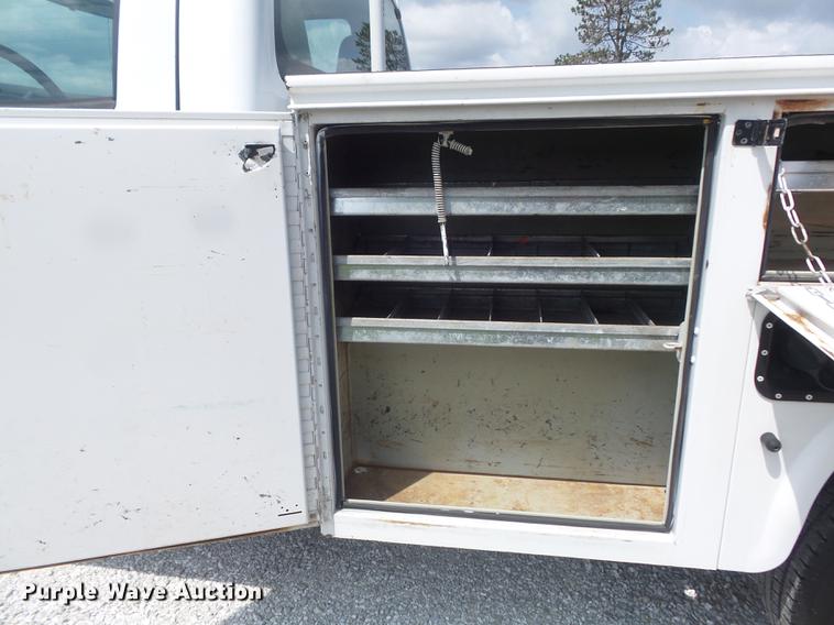 image for item DD7231 2008 Ford F250 Super Duty XL utility bed pickup truck