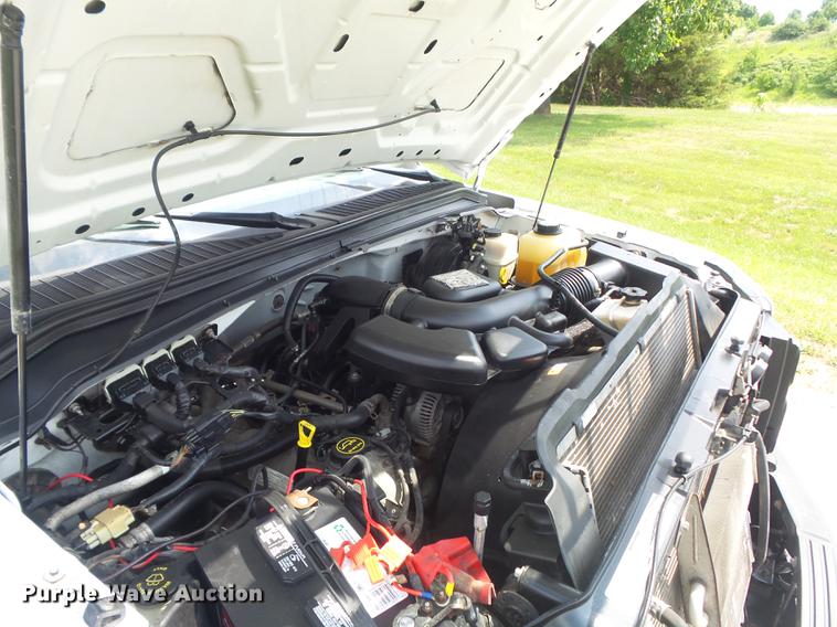 image for item DD7231 2008 Ford F250 Super Duty XL utility bed pickup truck