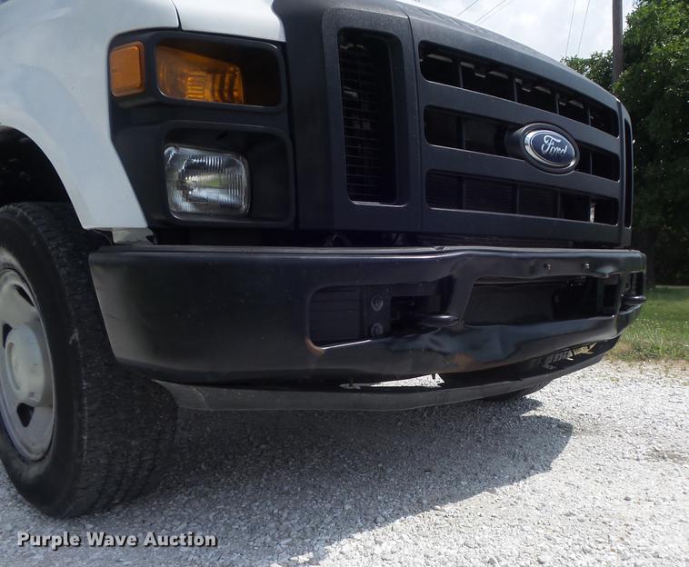 image for item DD7231 2008 Ford F250 Super Duty XL utility bed pickup truck