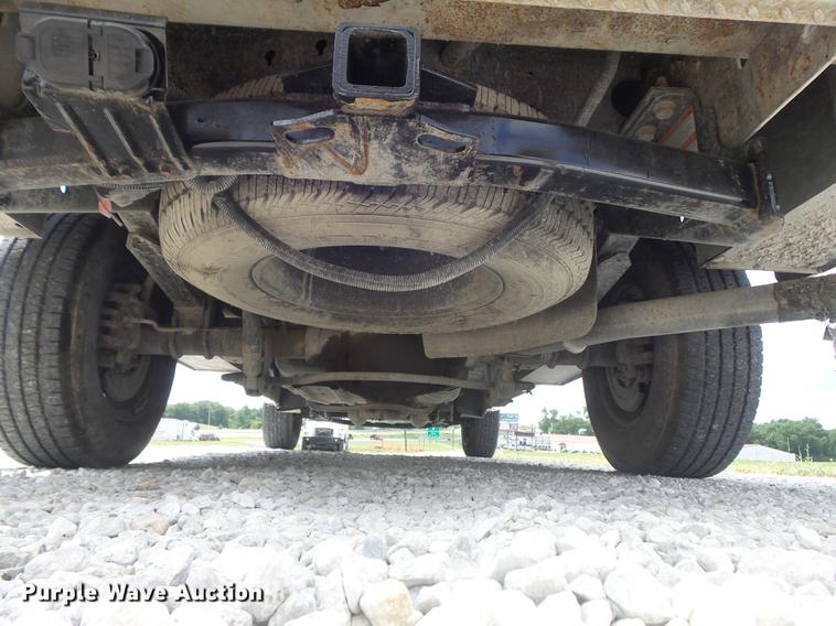 image for item DD7231 2008 Ford F250 Super Duty XL utility bed pickup truck