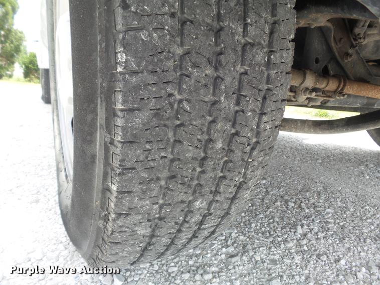 image for item DD7231 2008 Ford F250 Super Duty XL utility bed pickup truck