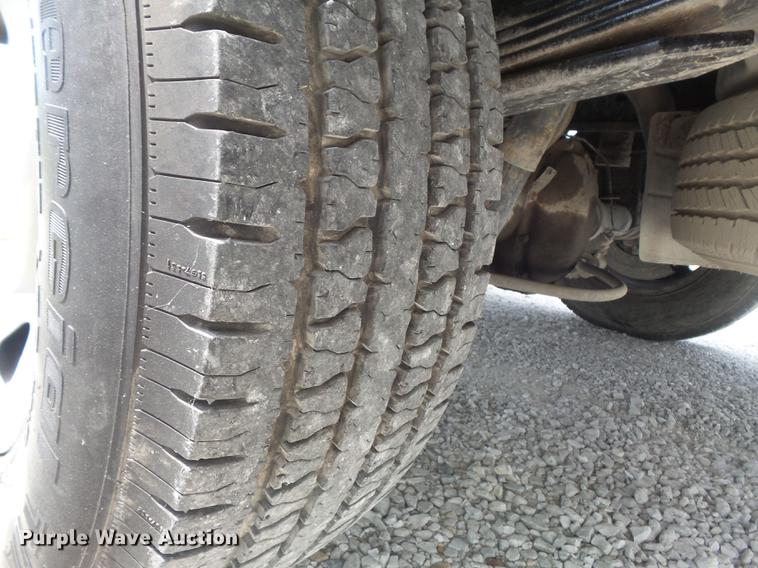 image for item DD7231 2008 Ford F250 Super Duty XL utility bed pickup truck