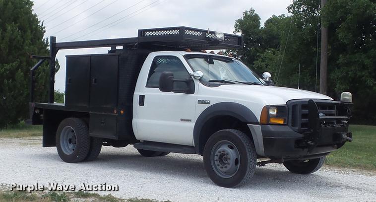 image for item DD7233 2007 Ford F550 Super Duty XL flatbed truck