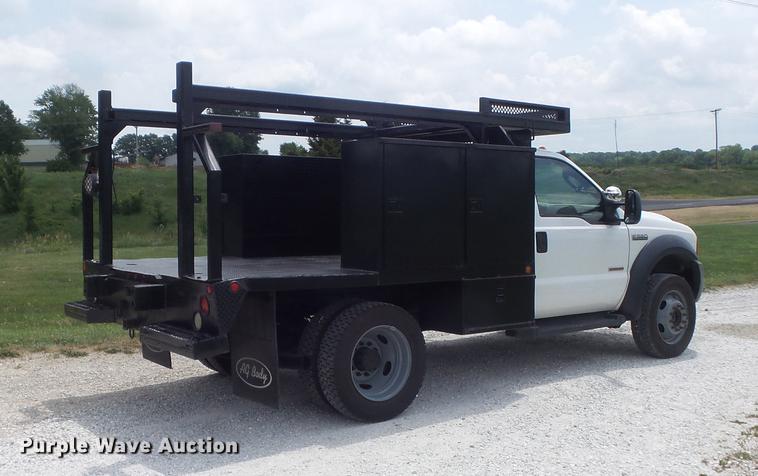 image for item DD7233 2007 Ford F550 Super Duty XL flatbed truck