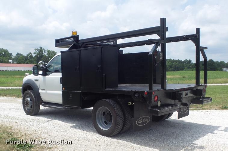 image for item DD7233 2007 Ford F550 Super Duty XL flatbed truck