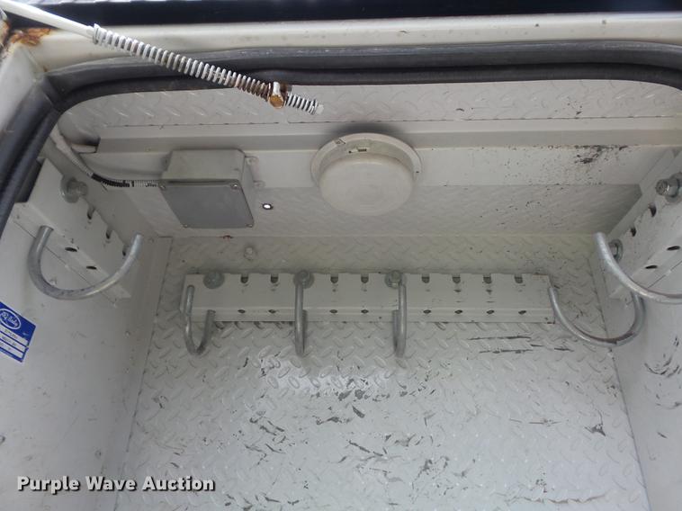 image for item DD7233 2007 Ford F550 Super Duty XL flatbed truck