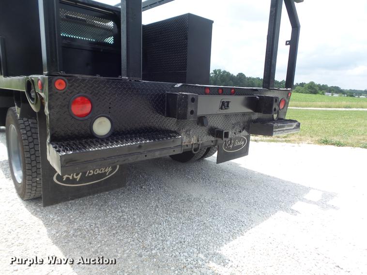 image for item DD7233 2007 Ford F550 Super Duty XL flatbed truck