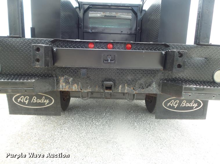 image for item DD7233 2007 Ford F550 Super Duty XL flatbed truck