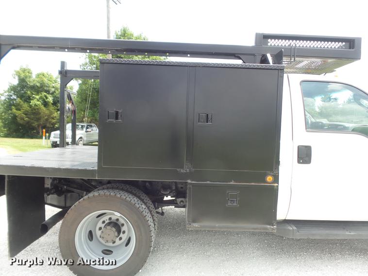 image for item DD7233 2007 Ford F550 Super Duty XL flatbed truck