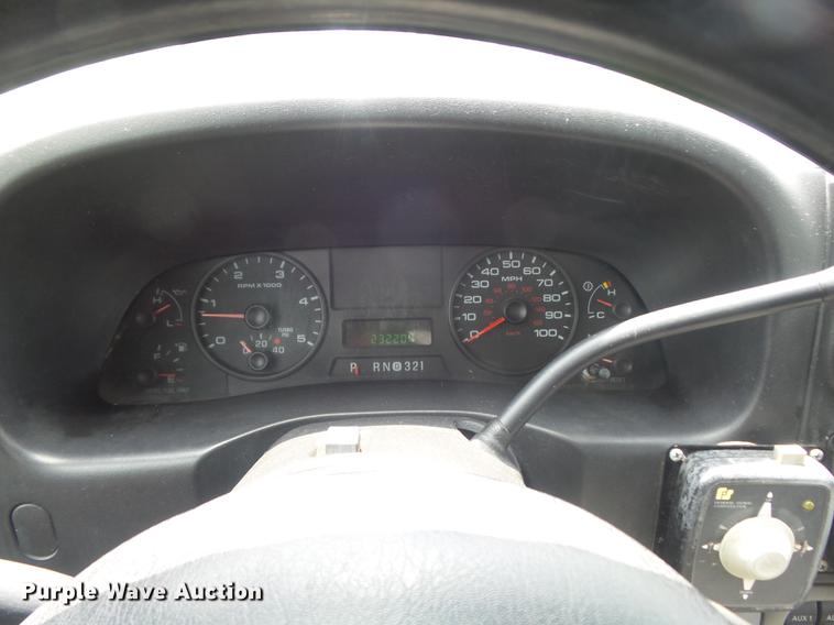 image for item DD7233 2007 Ford F550 Super Duty XL flatbed truck