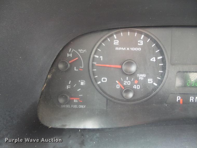 image for item DD7233 2007 Ford F550 Super Duty XL flatbed truck