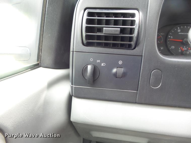 image for item DD7233 2007 Ford F550 Super Duty XL flatbed truck