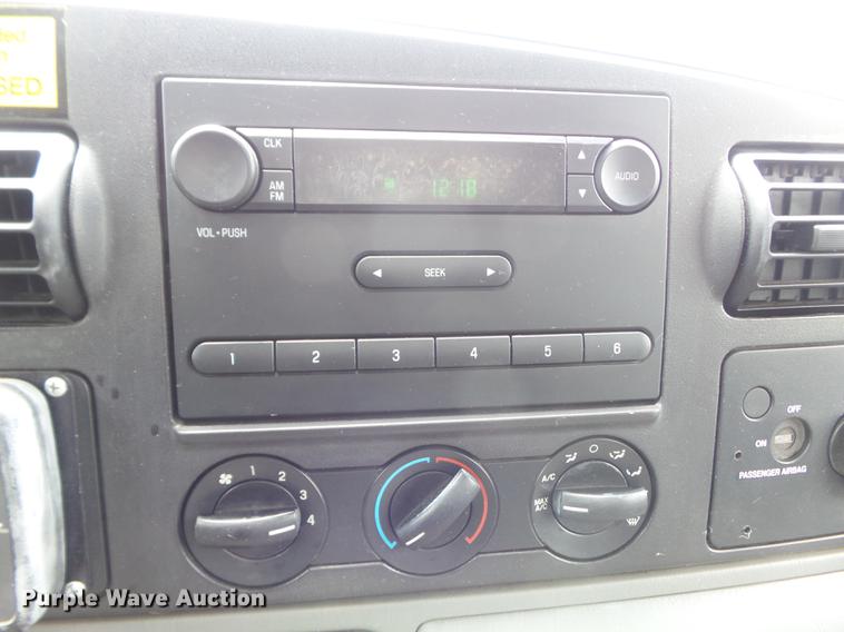 image for item DD7233 2007 Ford F550 Super Duty XL flatbed truck