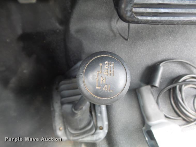 image for item DD7233 2007 Ford F550 Super Duty XL flatbed truck