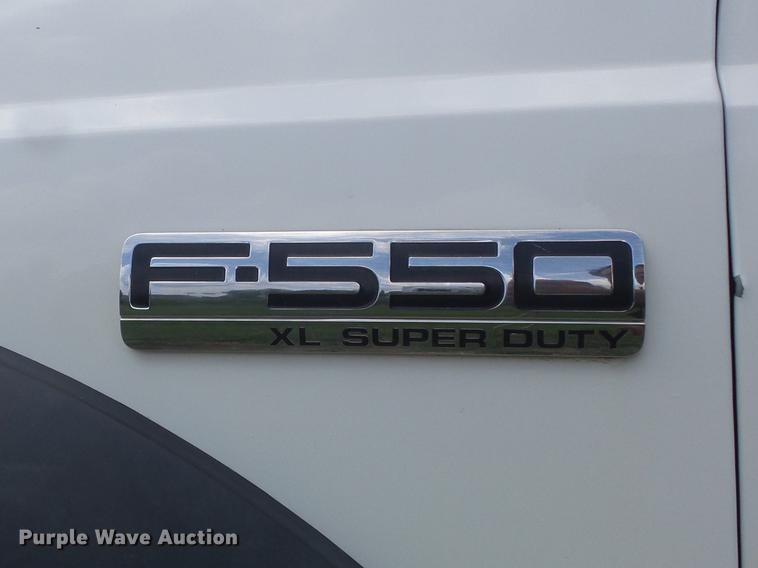 image for item DD7233 2007 Ford F550 Super Duty XL flatbed truck