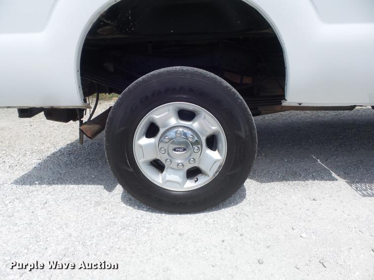image for item DD7235 2012 Ford F250 Super Duty XL Crew Cab pickup truck