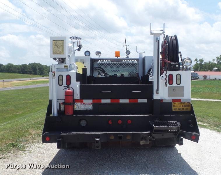 image for item DD7238 2008 Ford F550 Super Duty XL Crew Cab service truck with crane