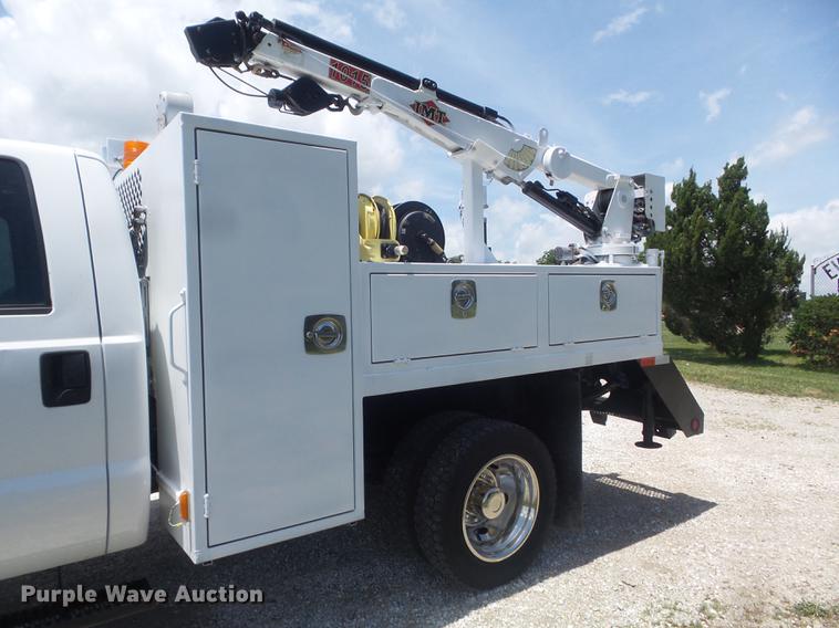 image for item DD7238 2008 Ford F550 Super Duty XL Crew Cab service truck with crane