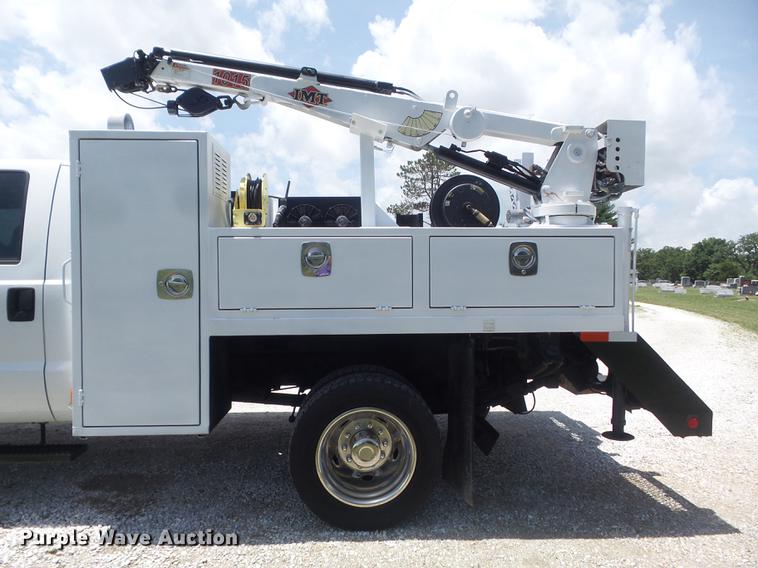 image for item DD7238 2008 Ford F550 Super Duty XL Crew Cab service truck with crane
