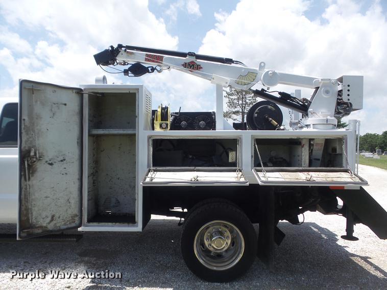 image for item DD7238 2008 Ford F550 Super Duty XL Crew Cab service truck with crane