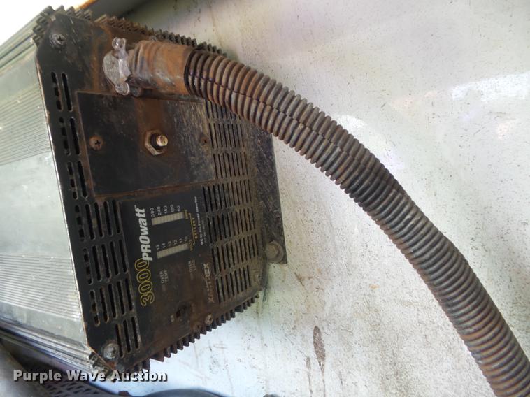 image for item DD7238 2008 Ford F550 Super Duty XL Crew Cab service truck with crane