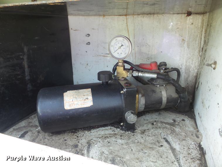 image for item DD7238 2008 Ford F550 Super Duty XL Crew Cab service truck with crane