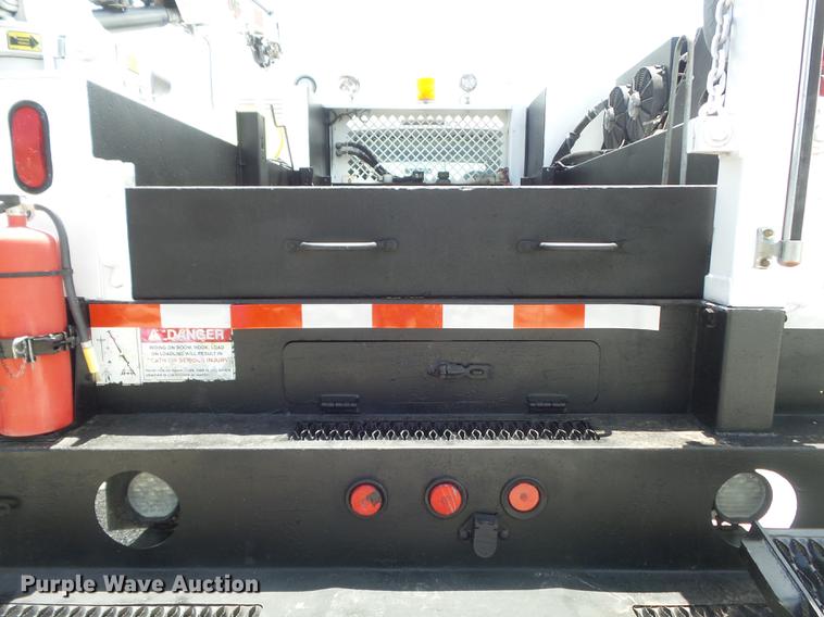 image for item DD7238 2008 Ford F550 Super Duty XL Crew Cab service truck with crane