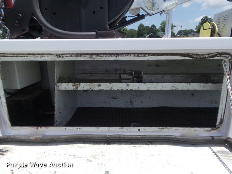 image for item DD7238 2008 Ford F550 Super Duty XL Crew Cab service truck with crane