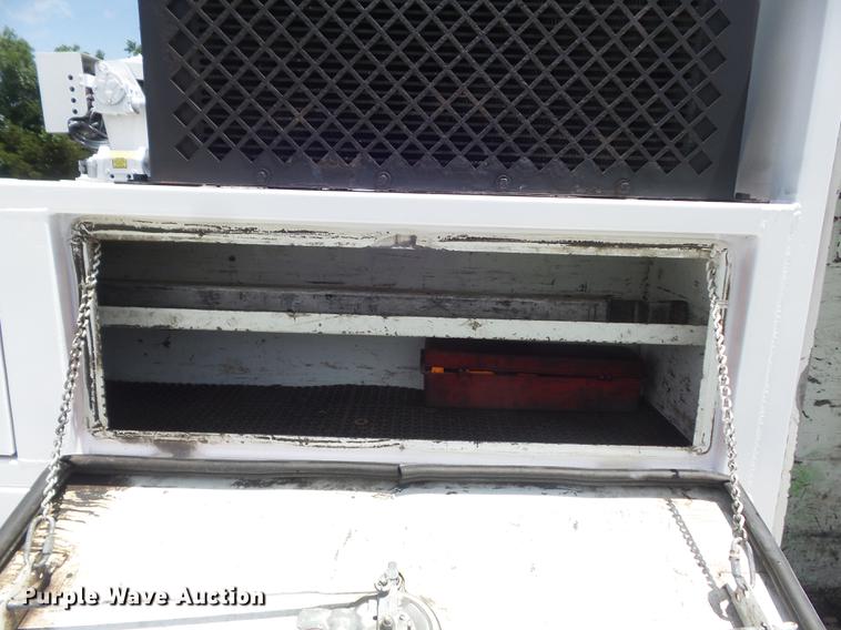 image for item DD7238 2008 Ford F550 Super Duty XL Crew Cab service truck with crane