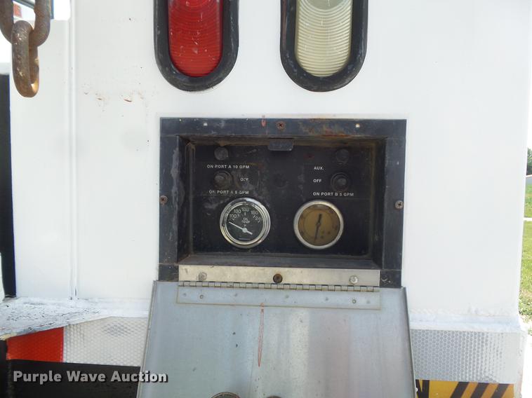 image for item DD7238 2008 Ford F550 Super Duty XL Crew Cab service truck with crane