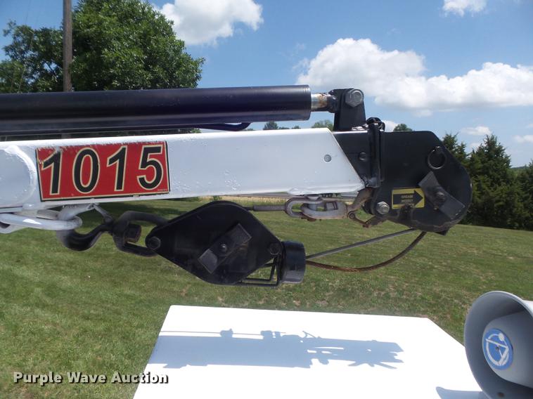 image for item DD7238 2008 Ford F550 Super Duty XL Crew Cab service truck with crane