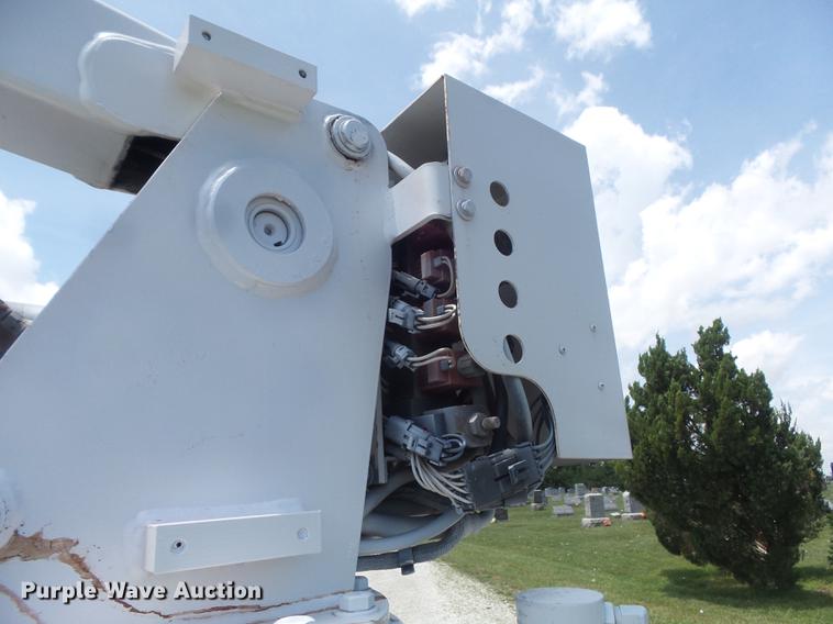 image for item DD7238 2008 Ford F550 Super Duty XL Crew Cab service truck with crane