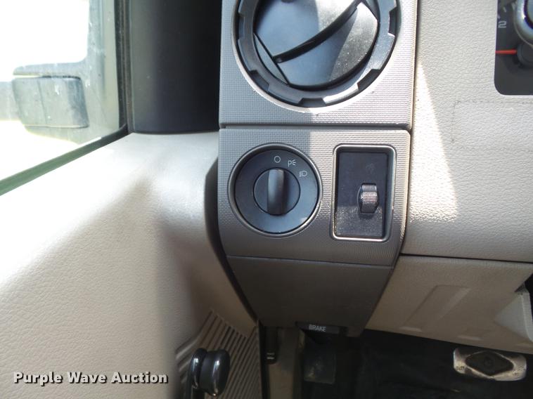 image for item DD7238 2008 Ford F550 Super Duty XL Crew Cab service truck with crane