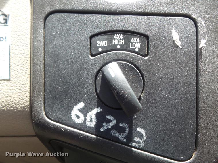 image for item DD7238 2008 Ford F550 Super Duty XL Crew Cab service truck with crane