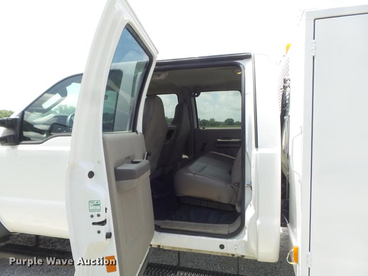 image for item DD7238 2008 Ford F550 Super Duty XL Crew Cab service truck with crane