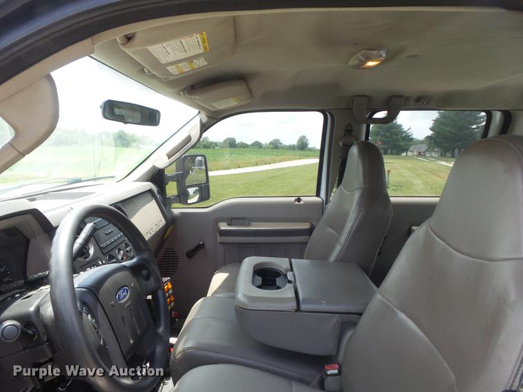 image for item DD7238 2008 Ford F550 Super Duty XL Crew Cab service truck with crane