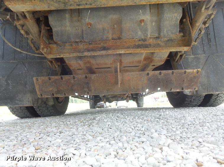 image for item DD7238 2008 Ford F550 Super Duty XL Crew Cab service truck with crane