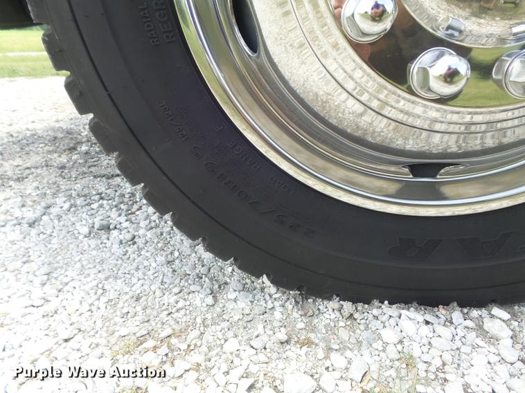 image for item DD7238 2008 Ford F550 Super Duty XL Crew Cab service truck with crane