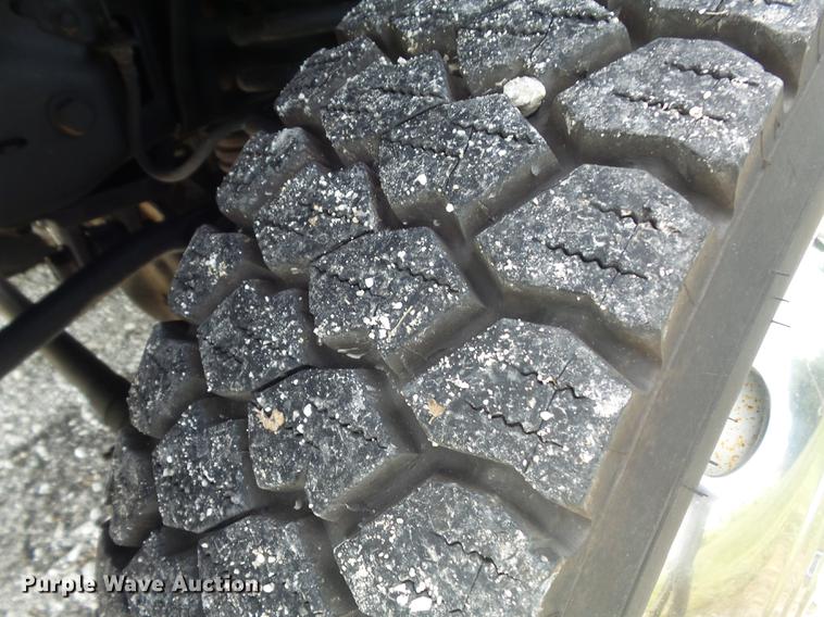 image for item DD7238 2008 Ford F550 Super Duty XL Crew Cab service truck with crane