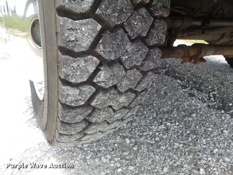 image for item DD7238 2008 Ford F550 Super Duty XL Crew Cab service truck with crane