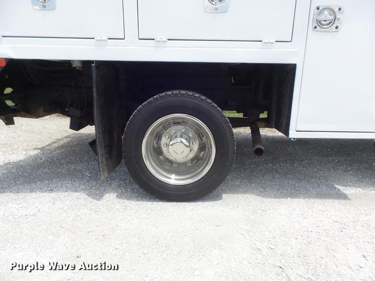 image for item DD7238 2008 Ford F550 Super Duty XL Crew Cab service truck with crane