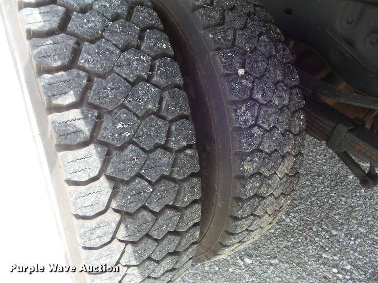 image for item DD7238 2008 Ford F550 Super Duty XL Crew Cab service truck with crane