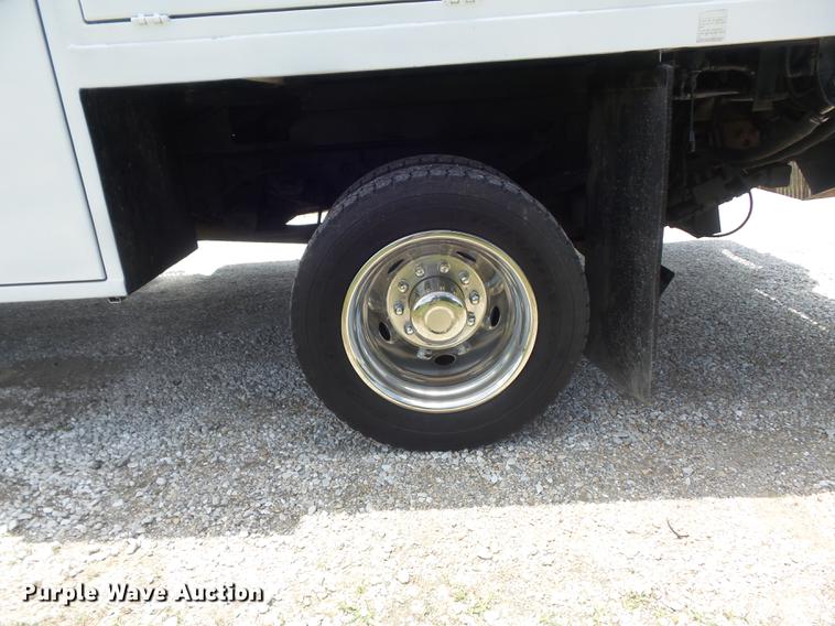 image for item DD7238 2008 Ford F550 Super Duty XL Crew Cab service truck with crane