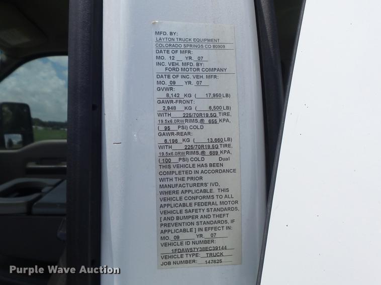 image for item DD7238 2008 Ford F550 Super Duty XL Crew Cab service truck with crane