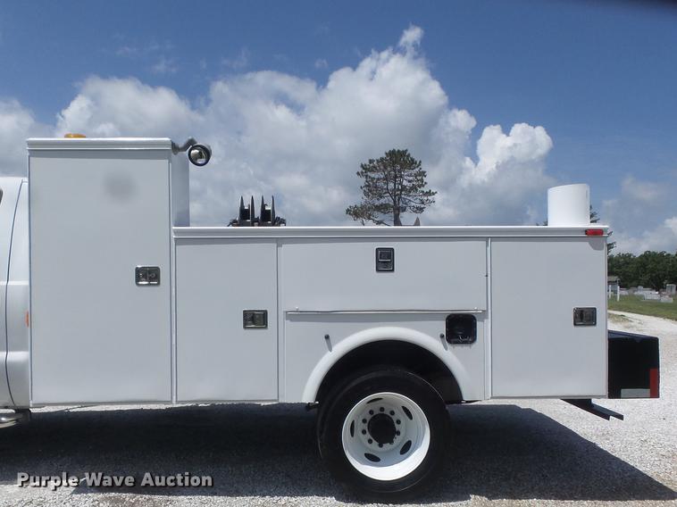 image for item DD7239 2008 Ford F550 Super Duty XL service truck