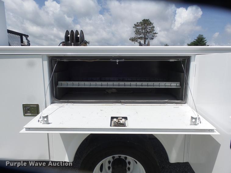 image for item DD7239 2008 Ford F550 Super Duty XL service truck
