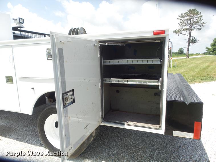 image for item DD7239 2008 Ford F550 Super Duty XL service truck