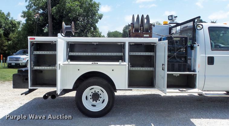 image for item DD7239 2008 Ford F550 Super Duty XL service truck