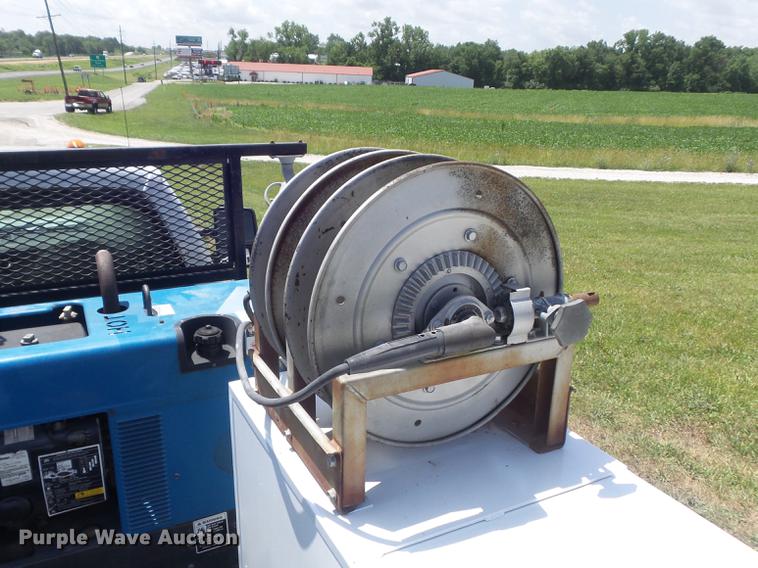 image for item DD7239 2008 Ford F550 Super Duty XL service truck