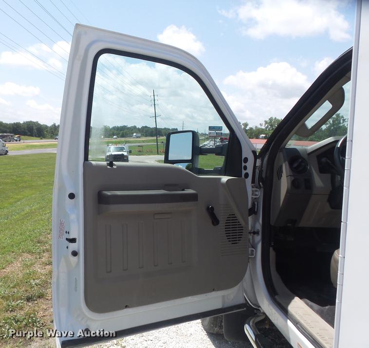 image for item DD7239 2008 Ford F550 Super Duty XL service truck